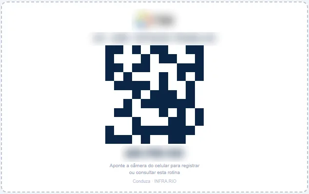 Etiqueta com QR Code para colar no local; a equipe aponta a câmera do celular e registra a rotina